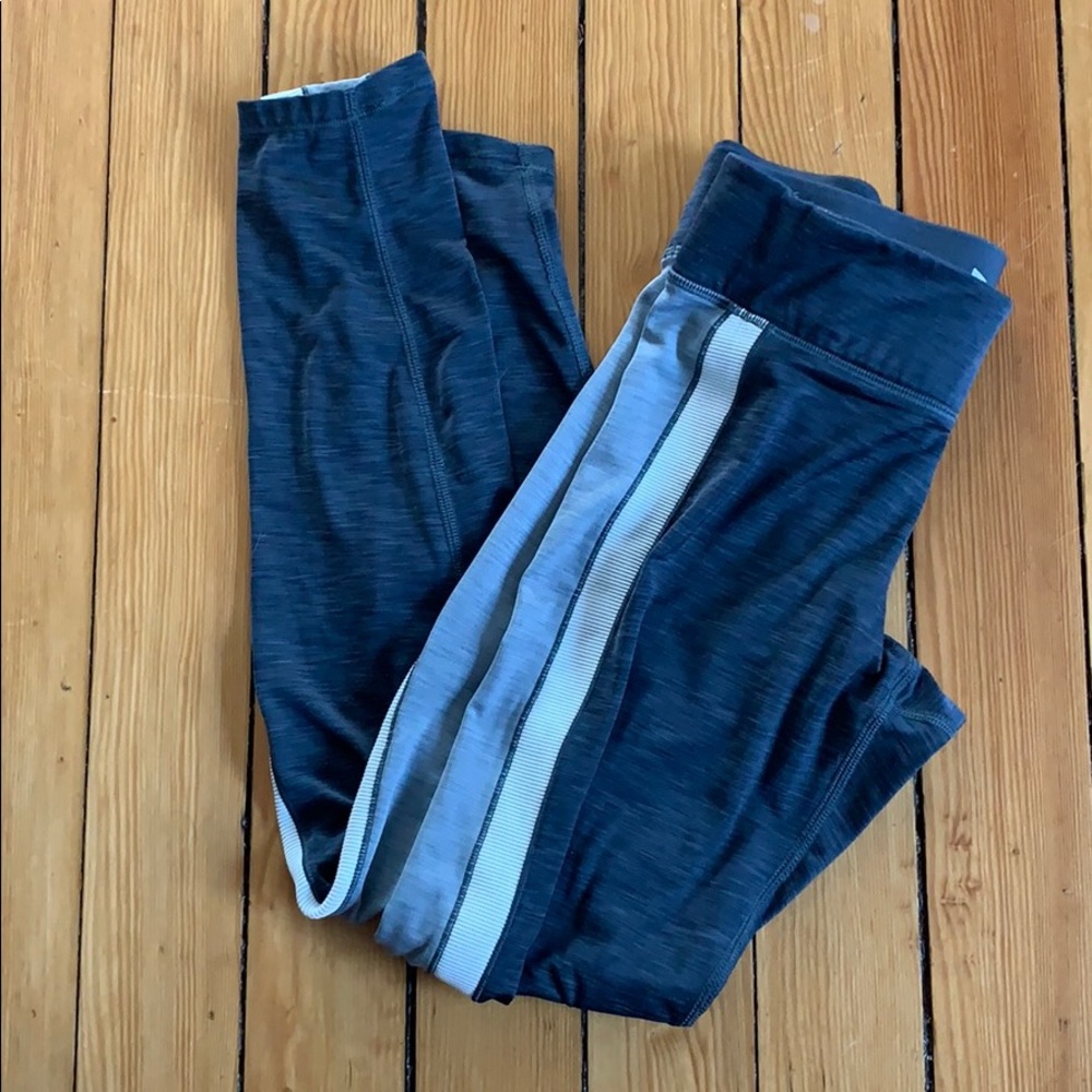 Grey under armor women’s leggings size small